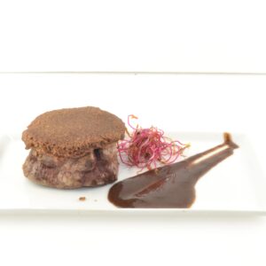 Filet de bœuf de Bretagne, chapelure de kko et poivre de Madagascar